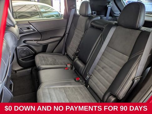Used 2025 Mitsubishi Outlander SE AWD/4WD image 24