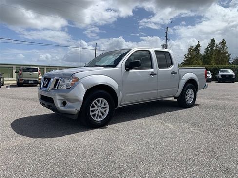 Used 2019 Nissan Frontier SV image 8