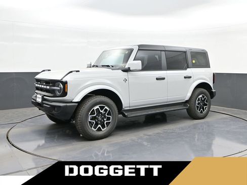 New 2026 Ford Bronco Outer Banks AWD/4WD image 1