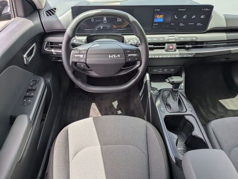 Used 2025 Kia K4 FWD image 25