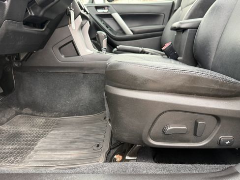 Used 2014 Subaru Forester 2.5i Limited AWD/4WD image 19