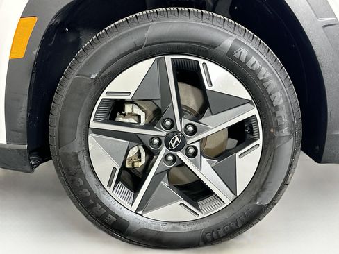 Used 2025 Hyundai Tucson SEL FWD image 11