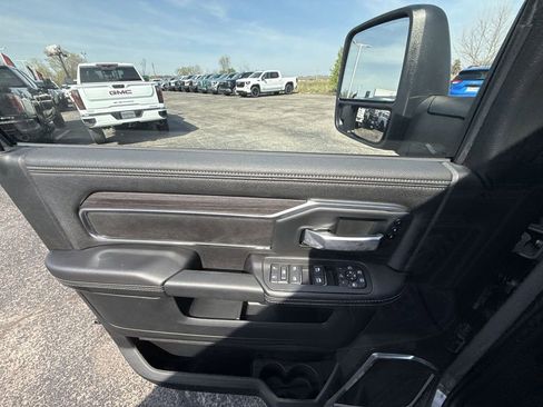 Used 2025 RAM 3500 Laramie w/ Night Edition image 29