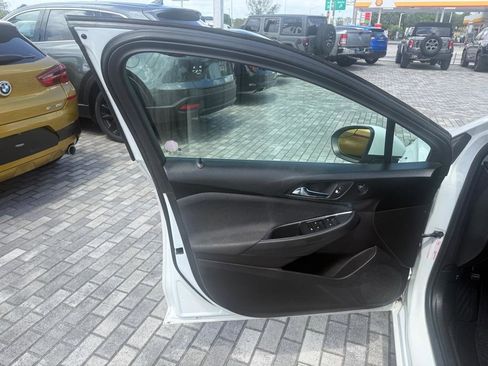 Used 2019 Chevrolet Cruze LT w/ LT True North Edition FWD image 10