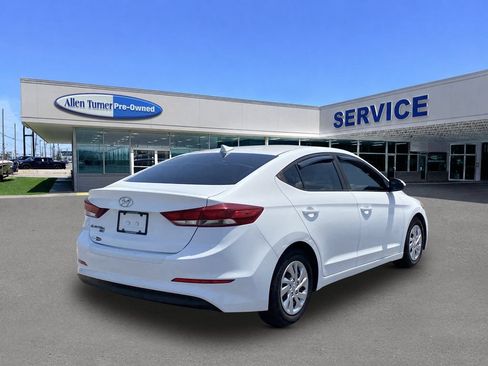 Used 2017 Hyundai Elantra SE FWD image 8