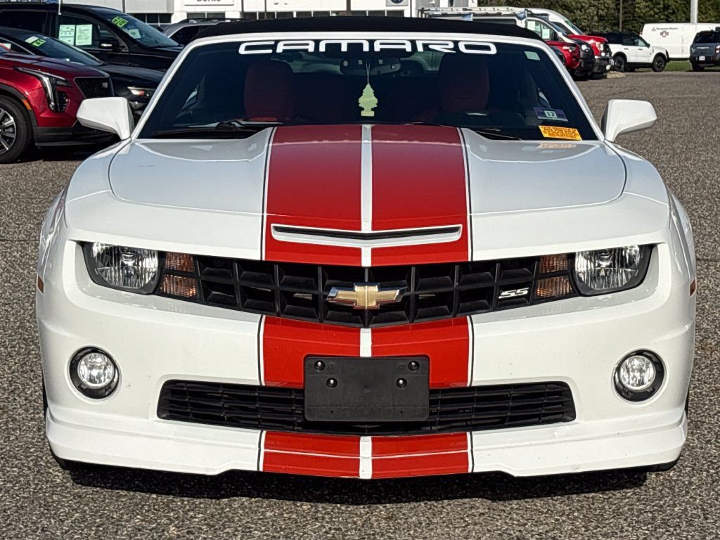 Used 2011 Chevrolet Camaro SS RWD image 3