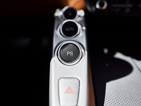 Used 2018 Ferrari GTC4Lusso image 68