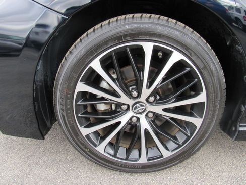 Used 2018 Toyota Camry SE image 10