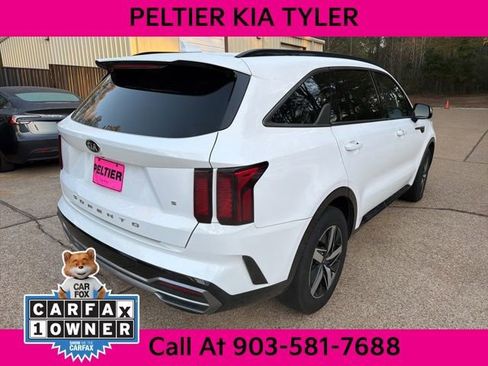 Certified 2021 Kia Sorento S w/ Panoramic Sunroof Package image 12