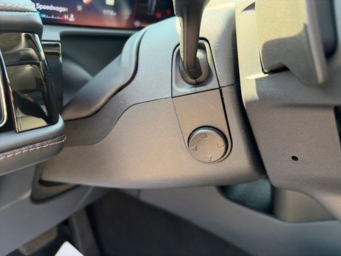Used 2025 Lincoln Aviator AWD w/ Jet Appearance Package image 17