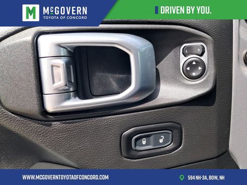 Used 2020 Jeep Gladiator Rubicon w/ Dual Top Group AWD/4WD image 13