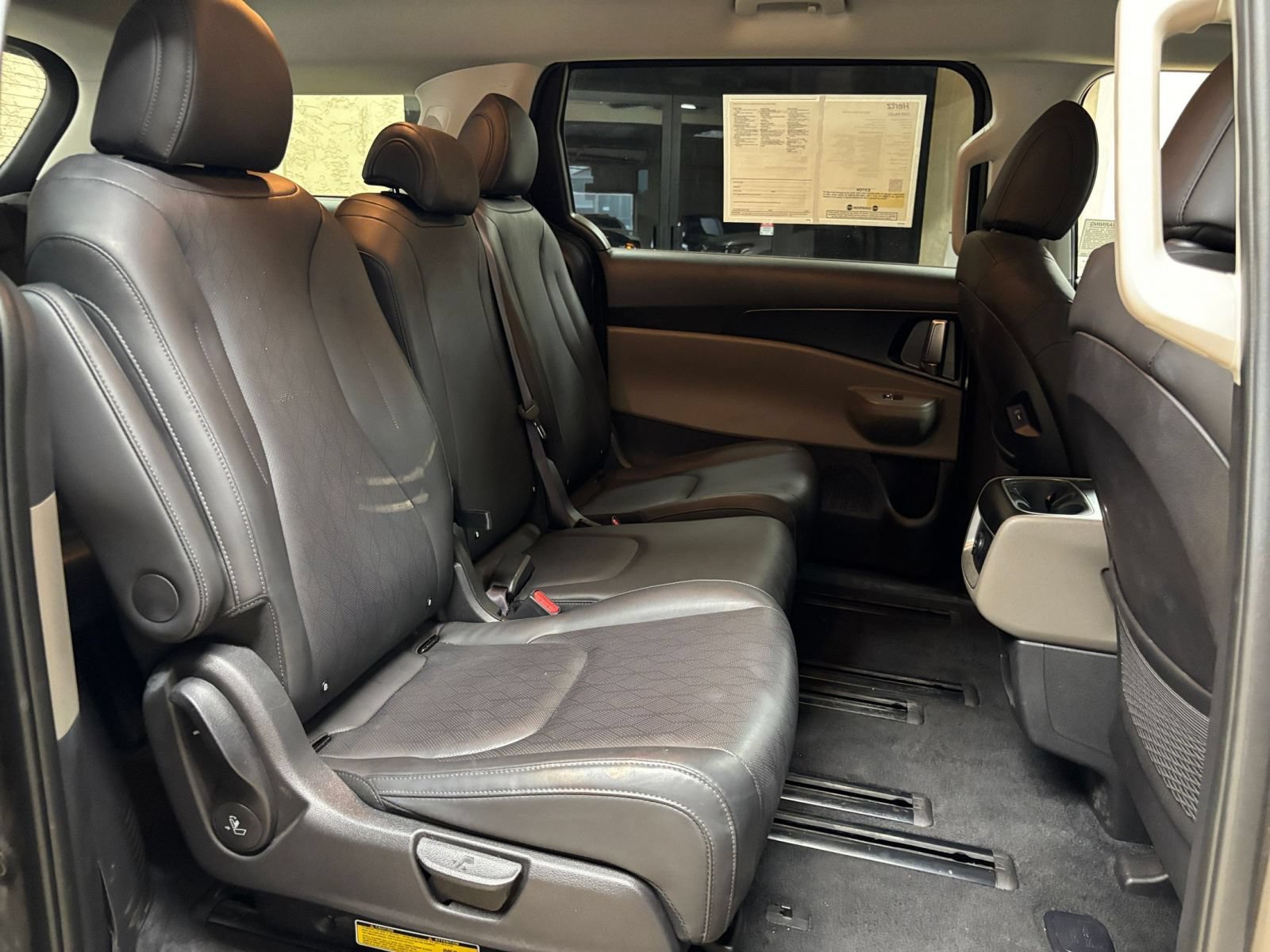 Used 2026 Kia Carnival FWD image 27