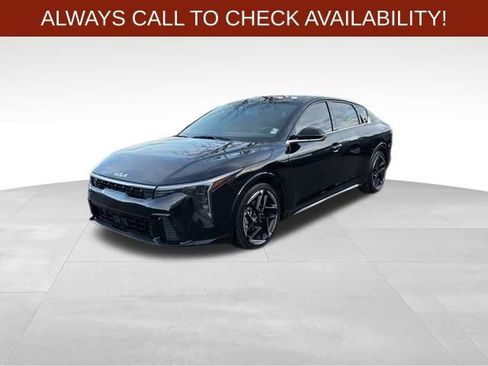 Used 2025 Kia K4 GT-Line image 3