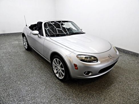 Used 2007 MAZDA MX-5 Miata Grand Touring image 3