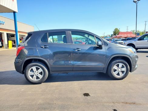 Used 2019 Chevrolet Trax LS AWD/4WD image 5