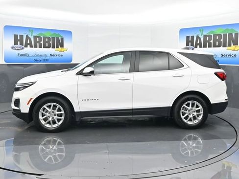 Used 2024 Chevrolet Equinox LT image 2