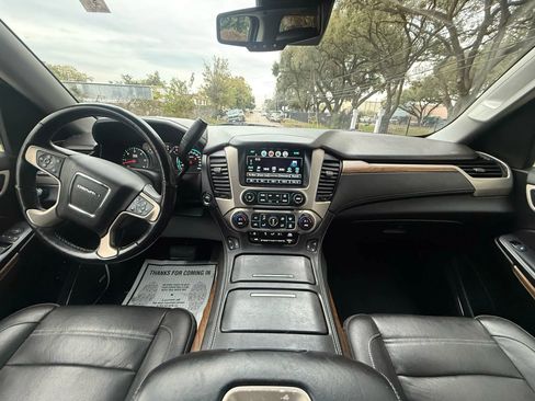 Used 2019 GMC Yukon XL Denali image 9