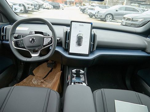 New 2026 Volvo EX30 Plus w/ Protection Package image 19