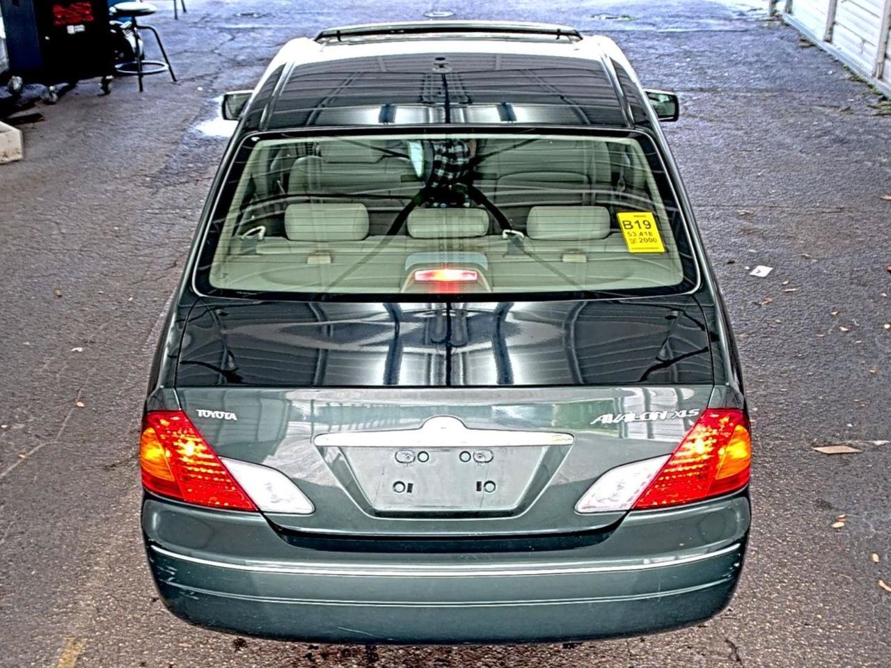 Used 2000 Toyota Avalon XL FWD image 4