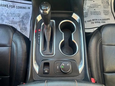 Used 2019 Chevrolet Traverse LT image 19