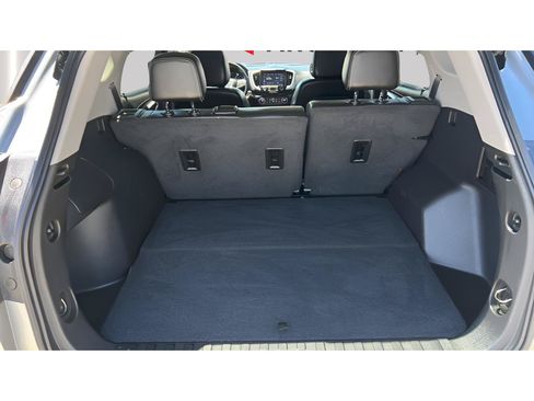 Used 2023 GMC Terrain SLT w/ Infotainment Package II AWD/4WD image 16