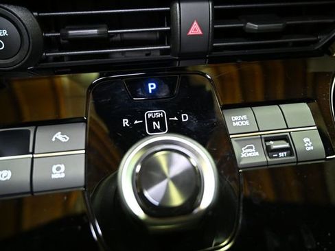 Certified 2024 Subaru Solterra Premium image 34