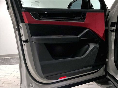 New 2026 Porsche Cayenne E-Hybrid image 24