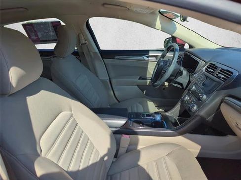 Used 2018 Ford Fusion SE FWD image 23