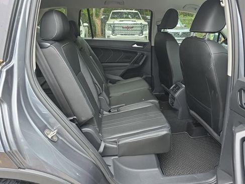 Used 2022 Volkswagen Tiguan SE image 10