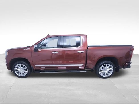 Used 2025 Chevrolet Silverado 1500 High Country w/ High Country Premium Package AWD/4WD image 10