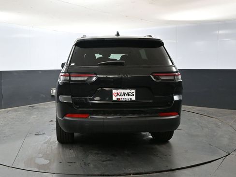 New 2025 Jeep Grand Cherokee L Altitude image 13