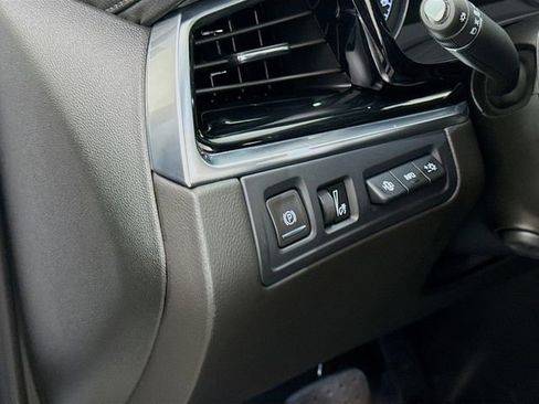 Used 2024 Cadillac XT6 Premium Luxury w/ Technology Package image 12