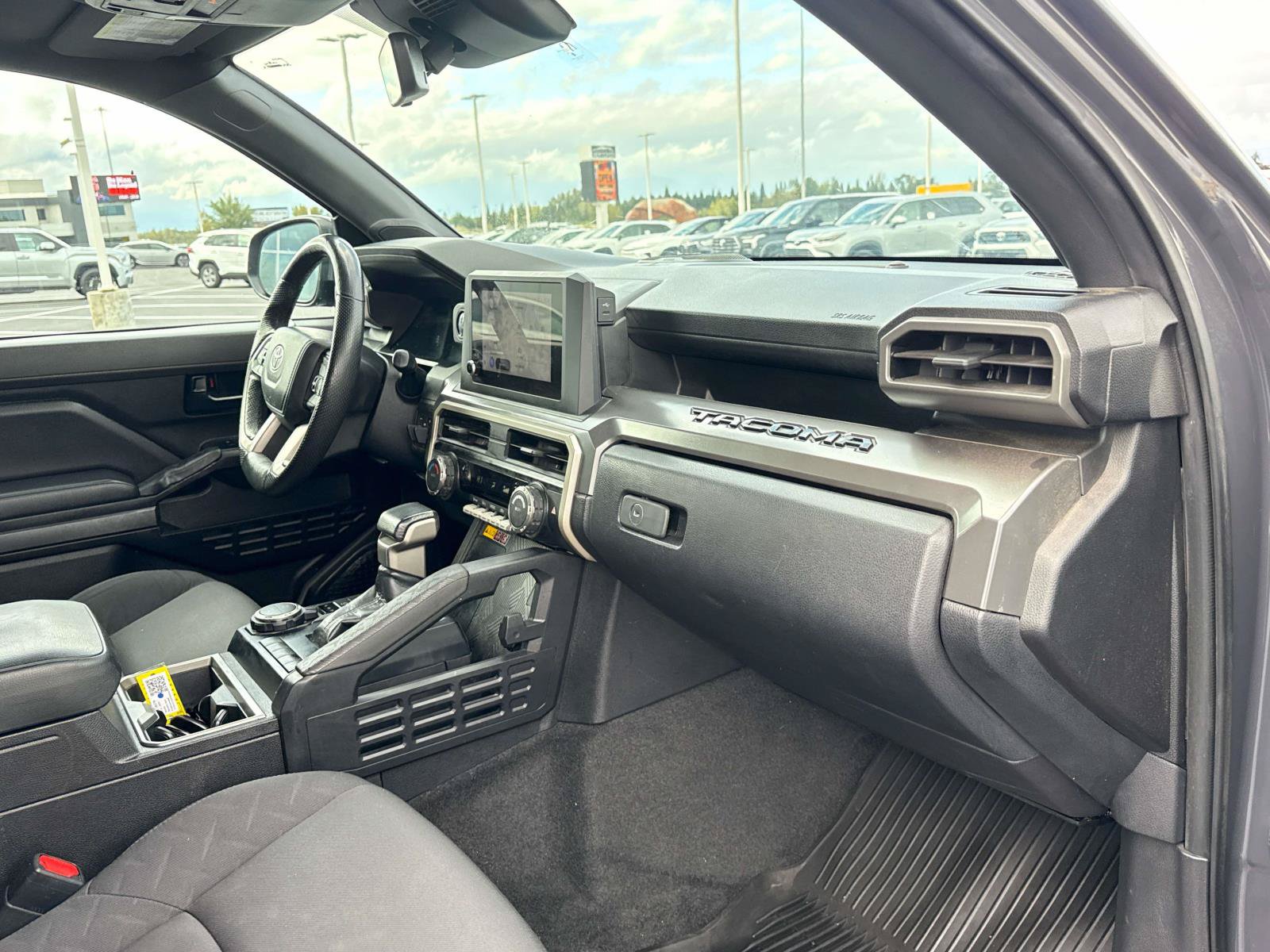 Used 2024 Toyota Tacoma SR5 AWD/4WD image 19