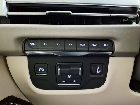 Certified 2025 Cadillac Escalade Sport Platinum AWD/4WD image 22