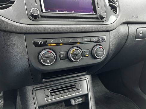 Used 2017 Volkswagen Tiguan Sport image 17