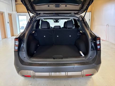 New 2026 Nissan Kicks SR w/ SR Premium Package FWD image 18