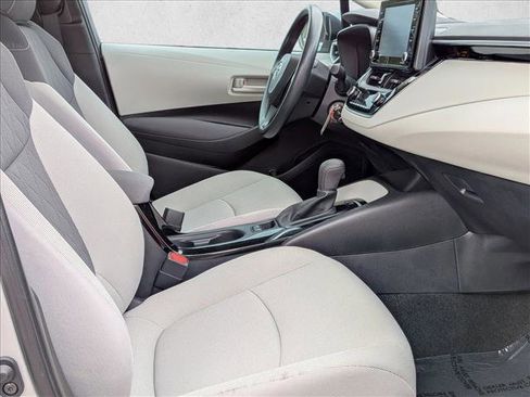 Used 2022 Toyota Corolla LE FWD image 20