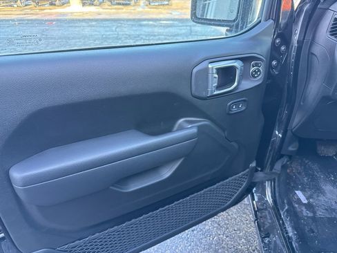 New 2024 Jeep Gladiator Sport image 19