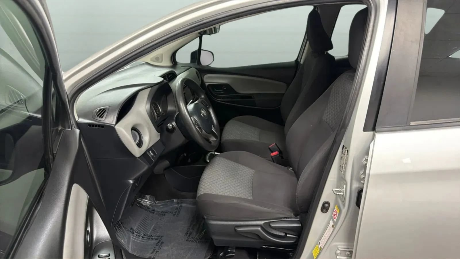 Used 2017 Toyota Yaris L w/ Carpet Mat Package FWD image 19