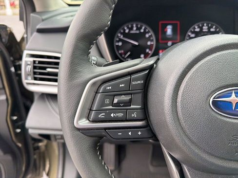 Certified 2025 Subaru Outback Limited image 30
