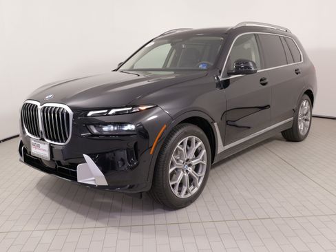 Used 2026 BMW X7 xDrive40i AWD/4WD image 3