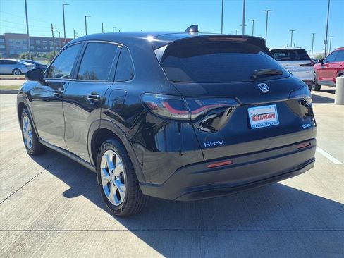 Used 2025 Honda HR-V LX image 2