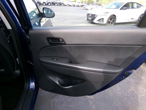 Used 2012 Hyundai Elantra GLS image 29