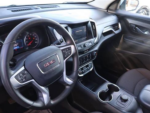 Used 2024 GMC Terrain SLE image 17