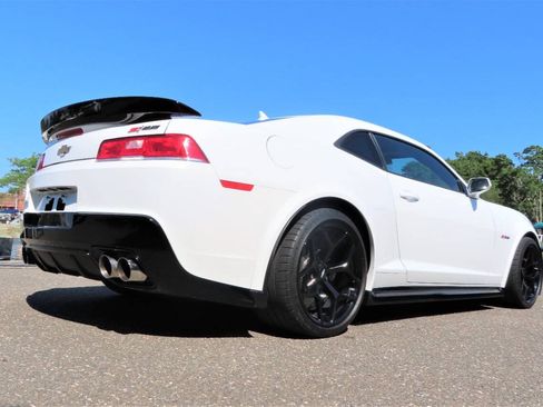 Used 2015 Chevrolet Camaro Z/28 RWD image 9