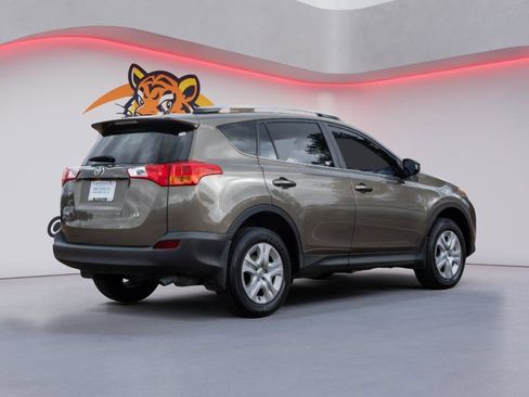 Used 2015 Toyota RAV4 LE image 5