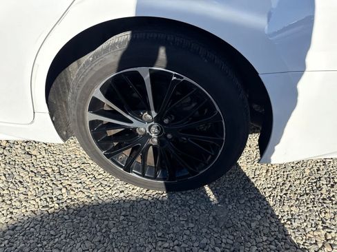 Used 2019 Toyota Camry SE w/ Carpet Mat Package FWD image 12