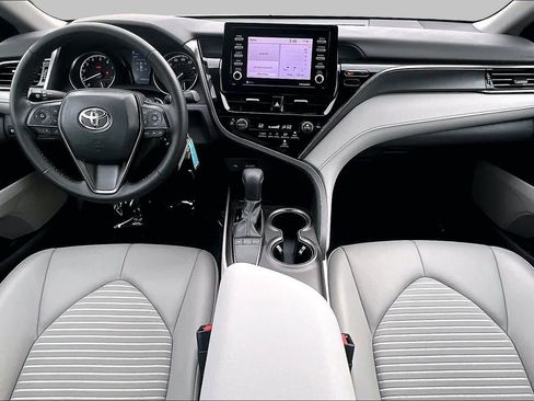 Used 2023 Toyota Camry SE FWD image 16