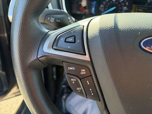 Used 2020 Ford Fusion SE image 15