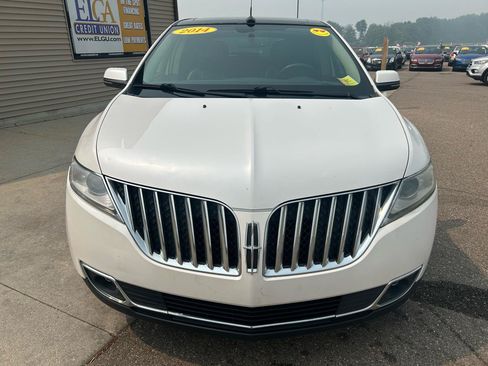 Used 2014 Lincoln MKX AWD w/ Equipment Group 101A image 2